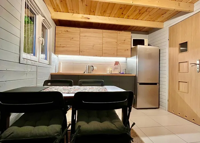 W Lesie Nad Jeziorem Zarnowieckim